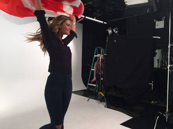 nina-agdal-flag3.jpg